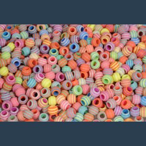 Plastperle  m striber pastel  ass farver  40 g