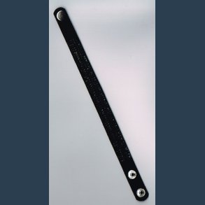 ruskind snrre med sorte rhinesten sort  0,9x21,5 cm